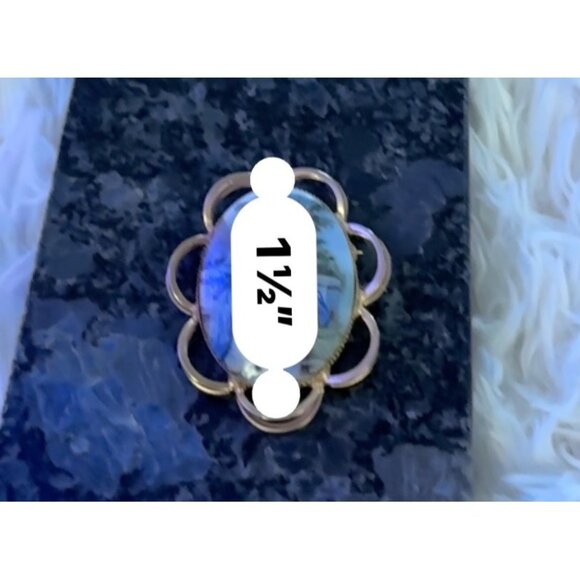 Antique Porcelain Cameo Brooch With Romantic Couple Scene Oval Gold-Tone Frame - Picture 7 of 8